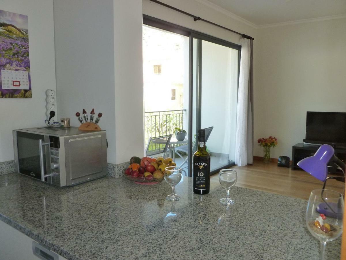 Apartment Machico Near The Beach Bagian luar foto