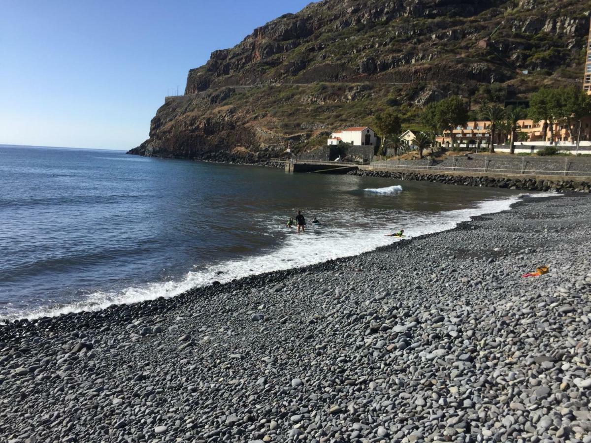 Apartment Machico Near The Beach Bagian luar foto